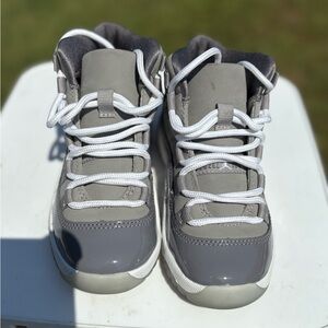 Jordan Kids Sneakers in Gray and White